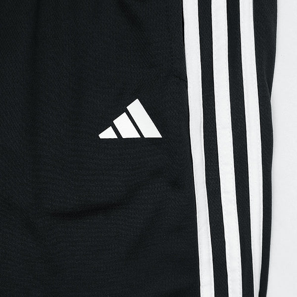 this is a men's sporty or casual two-piece