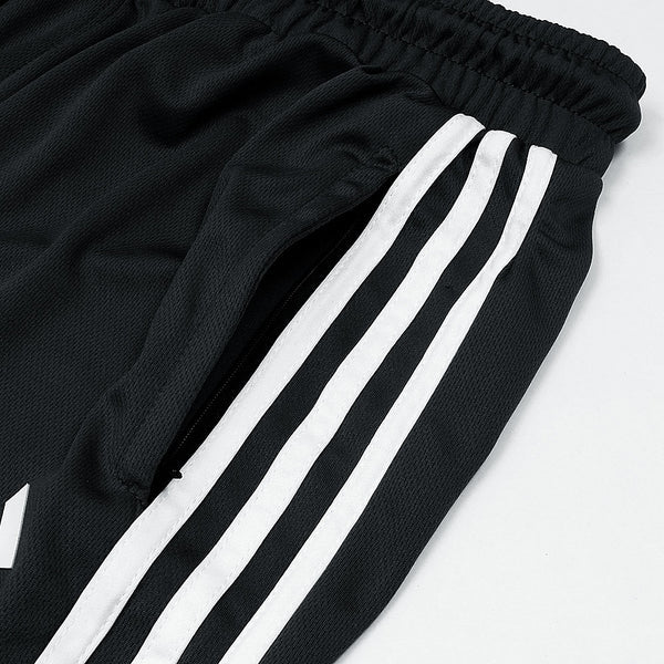 this is a men's sporty or casual two-piece