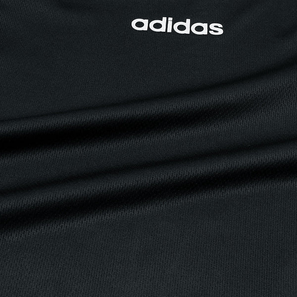 this is a men's sporty or casual two-piece
