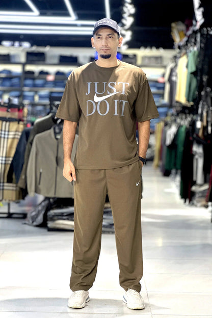 Previous Next  Skip to product information PreviousNext 50% off         Nke jst do it Signature Track Men's Tracksuit